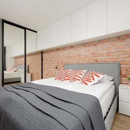 Industrial Apartment With Parking Fort Wola By Noclegi Renters Warszawa Eksteriør bilde
